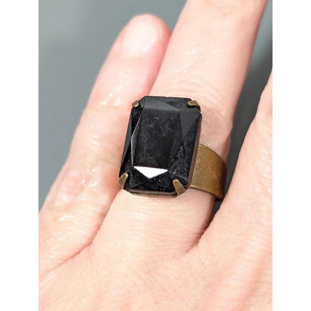 Bronze Tone Black Glass‎ Cocktail Ring Size 7 Open Band Gothic